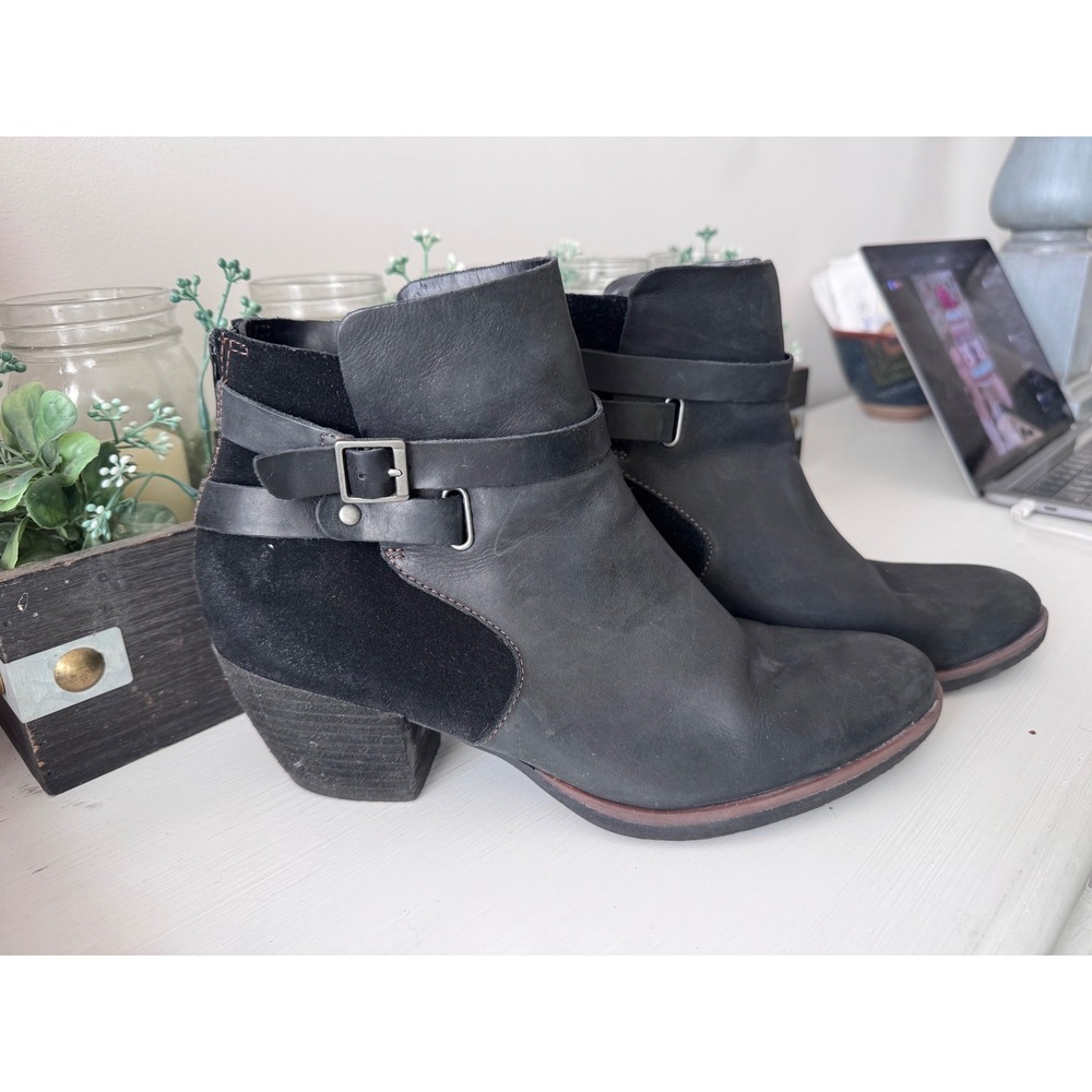 Korks Womens Black Leather Suede Ankle Boots Buckle Strap Block Heel 9.5M